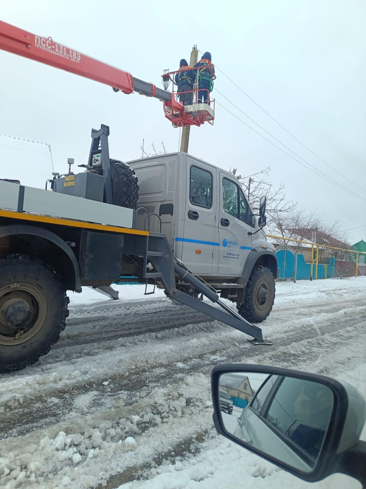 Отладили уличное освещение.